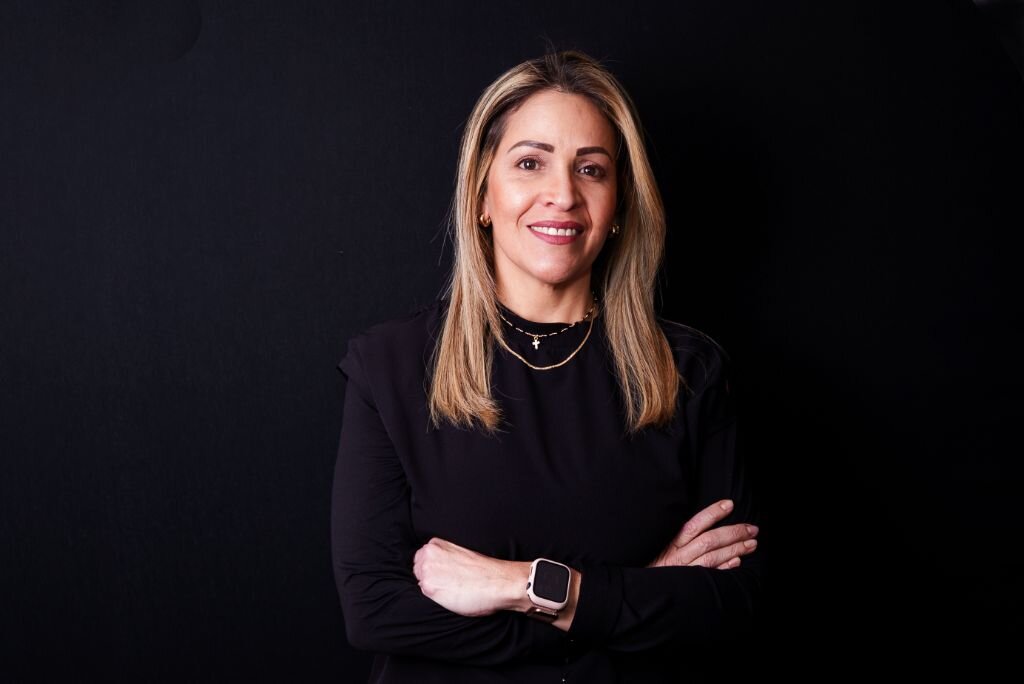 Dra. Ivanova Guerrero - Especialista en Estética Dental y Rehabilitación Oral en CDMX con más de 20 años de experiencia